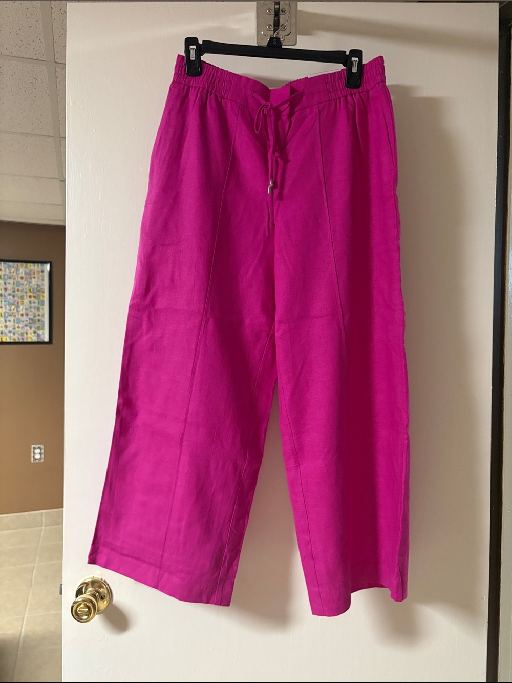 NWT Nine West crop linen pants size medium in fuchsia.